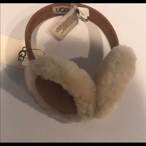 Ugg earmuff she brand new